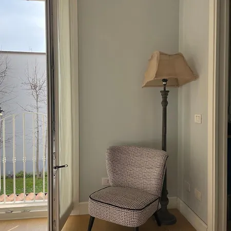 Alloggio in famiglia Abitare Al 42 *